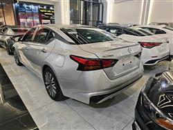 نيسان ألتيما